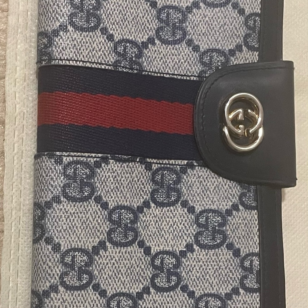 Gucci monogram wallet